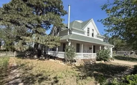 20.15-Acre Kansas Farmstead Near Larned with Bonus Studio-$200,000
