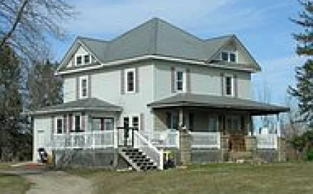 Stacyville IA Acreage Home for Sale Near Pitzen Prairie-$192,000