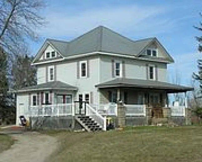 Stacyville IA Acreage Home for Sale Near Pitzen Prairie-$192,000