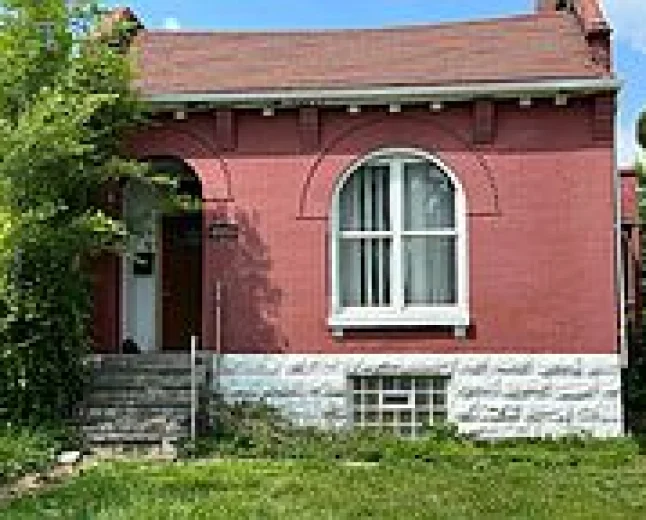 Affordable Brick Home in Saint Louis MO for- $27,000
