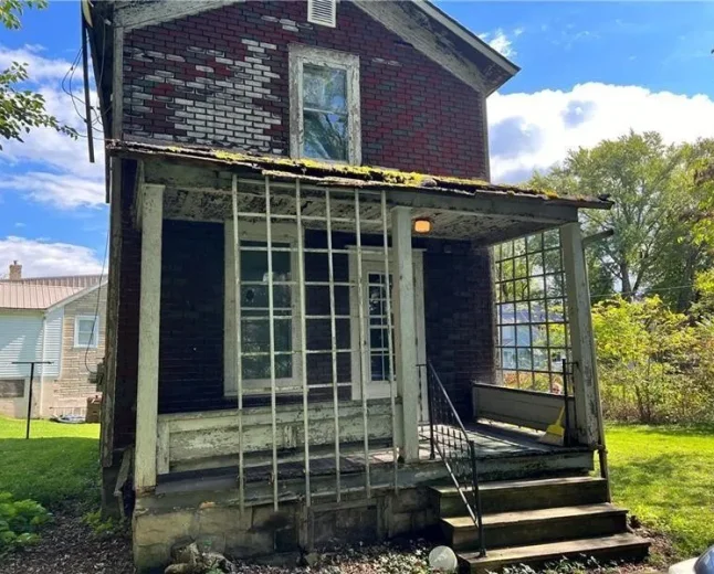 Greenville PA Fixer-Upper Near Downtown for -$30,000