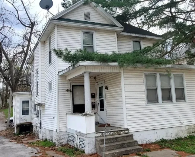Keokuk IA Duplex Investment Opportunity on N 10th Street-$26,900