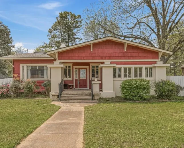 Historic Cottage Near Library in Jonesboro, AR-$235,000