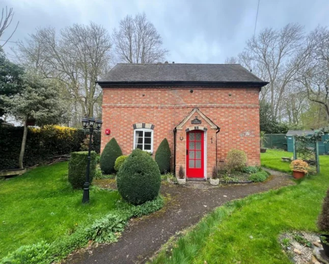 Wigston Detached Auction Property with Development Potential-£99,000