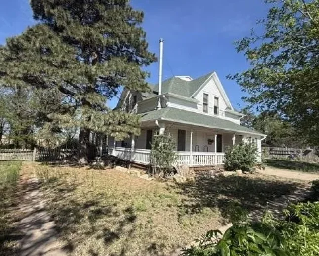 20.15-Acre Kansas Farmstead Near Larned with Bonus Studio-$200,000
